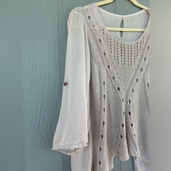 74.Women’s Italian BeigeTop
Size:M Petite - Picture 6 of 16